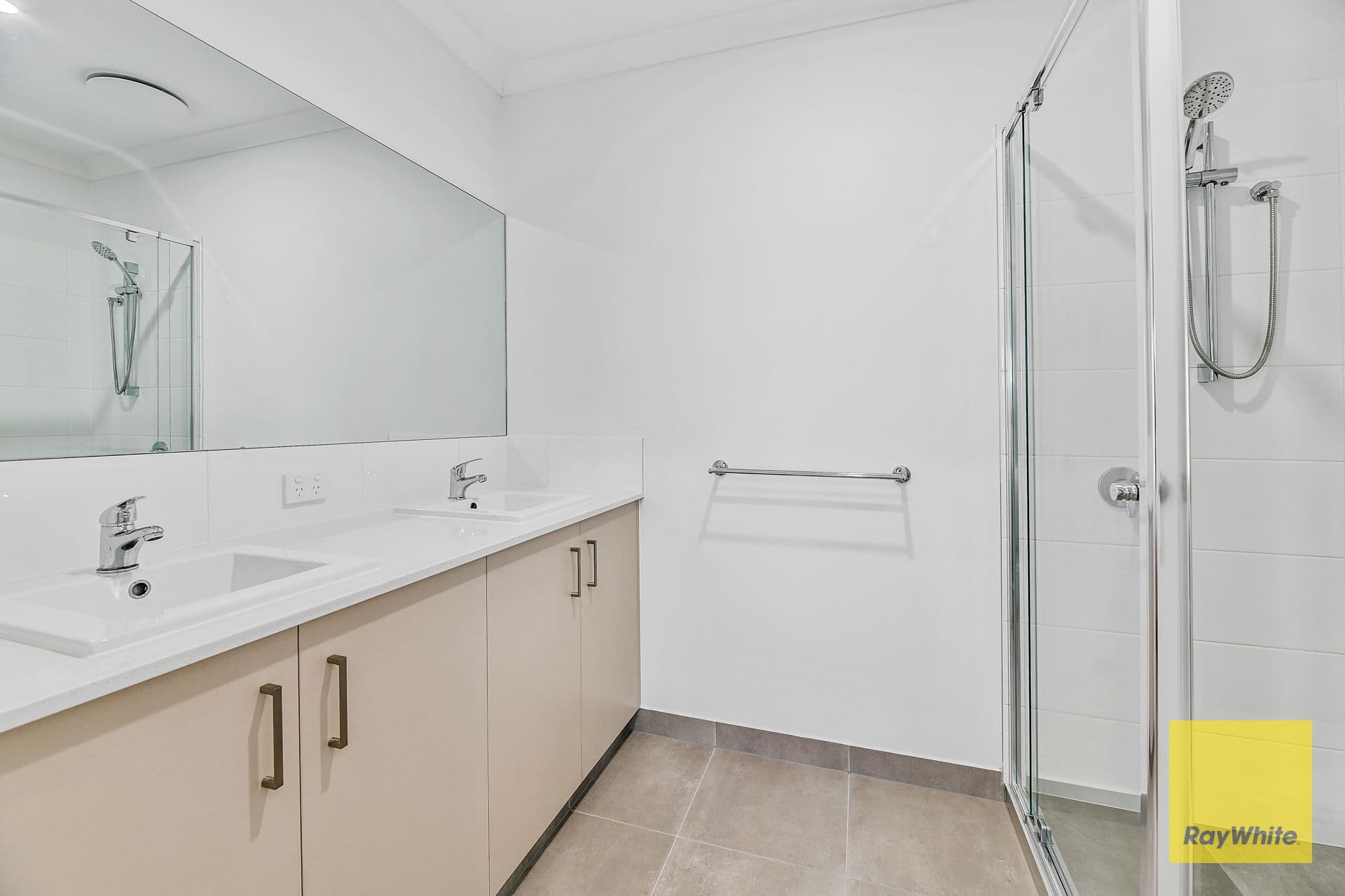 69 Flicka Boulevard, Cranbourne West VIC 3977, Cranbourne West - Thumbnail 5