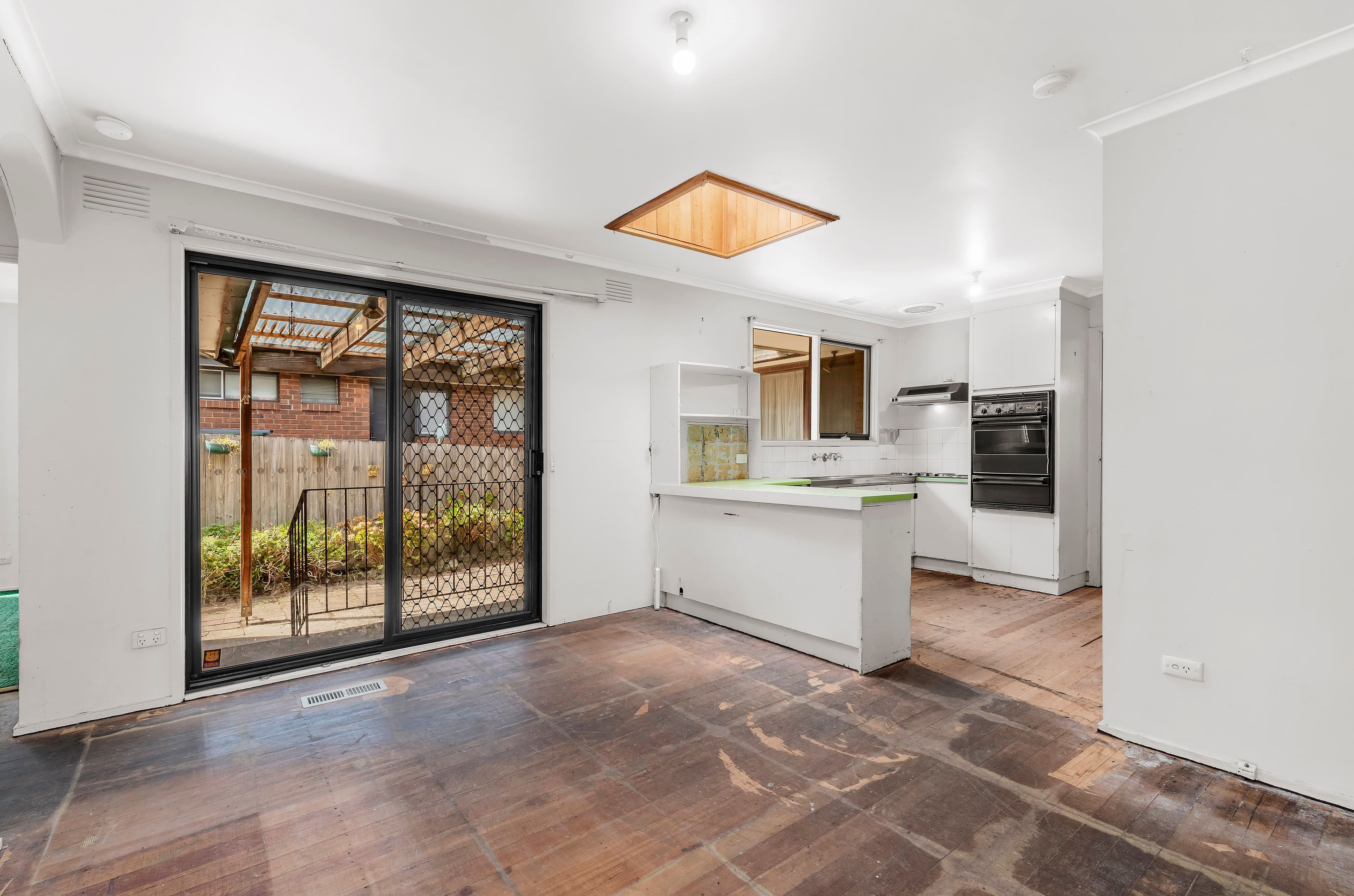 38 Roycroft Avenue, Mill Park VIC 3082, Mill Park - Thumbnail 3