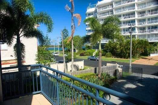 5  Taylor Street, BIGGERA WATERS QLD 4216, Biggera Waters - Thumbnail 2