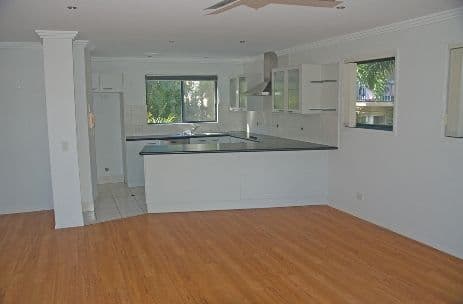 5  Taylor Street, BIGGERA WATERS QLD 4216, Biggera Waters - Thumbnail 3