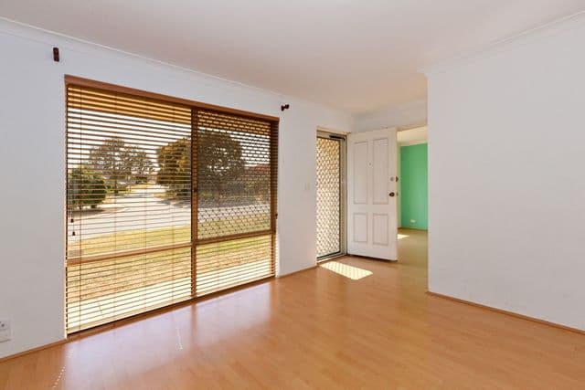 32 McNairn Cross, LEDA WA 6170, Leda - Thumbnail 4
