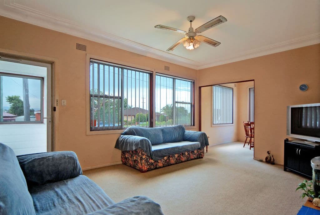 11 Roberts Avenue, BARRACK HEIGHTS NSW 2528, Barrack Heights - Thumbnail 2