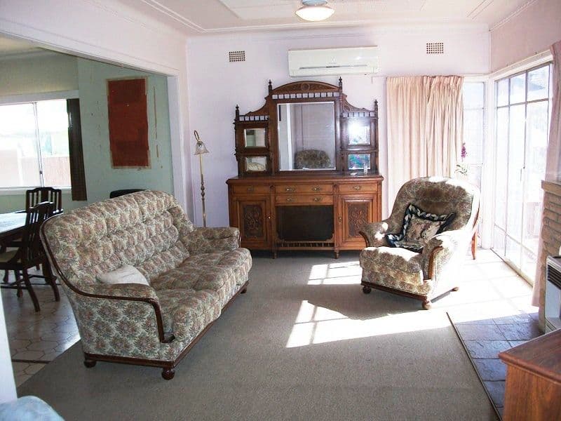 7 Officer's Parade, CONDOBOLIN NSW 2877, Condobolin - Thumbnail 2