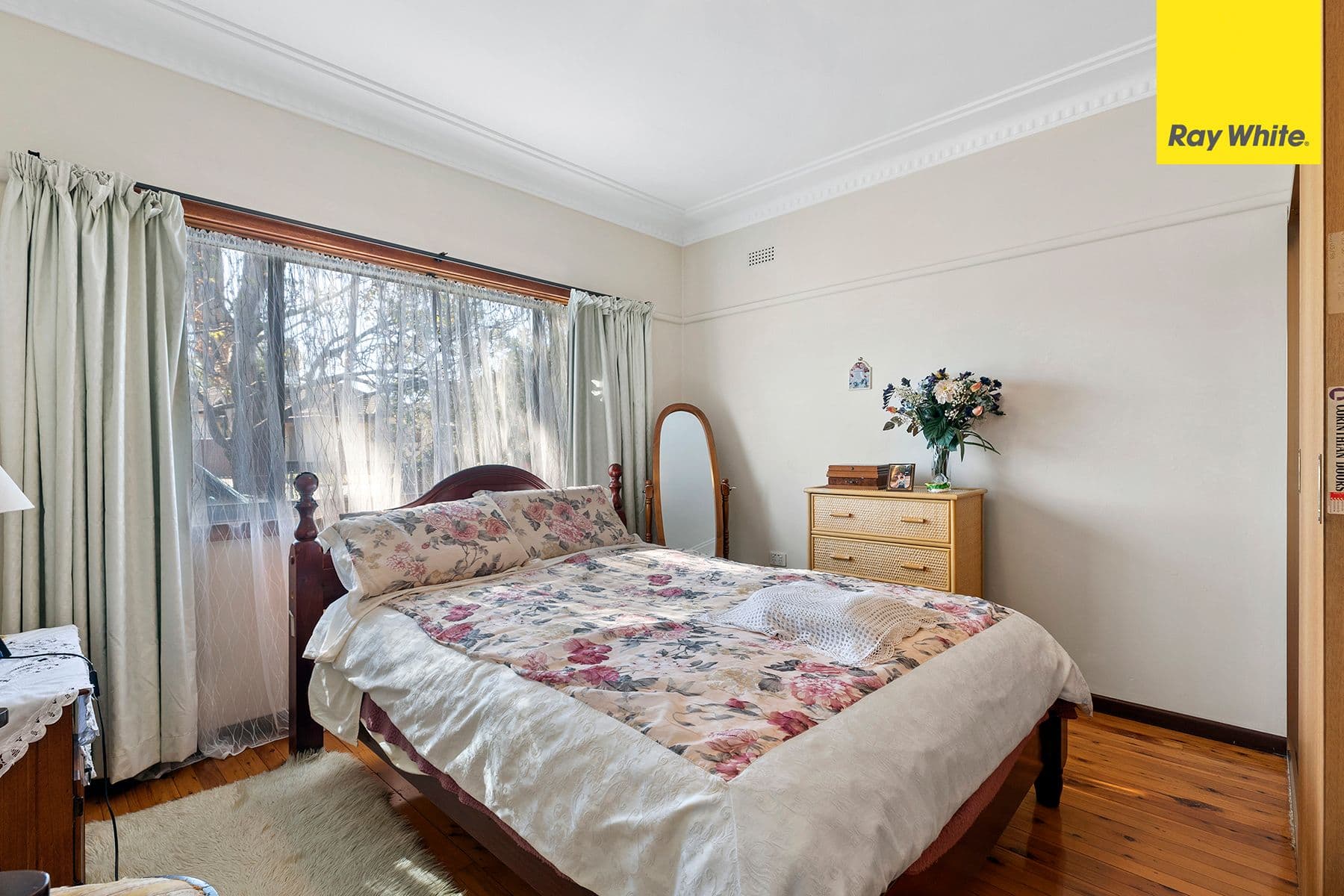 41 Endeavour Road, Georges Hall NSW 2198, Georges Hall - Thumbnail 2