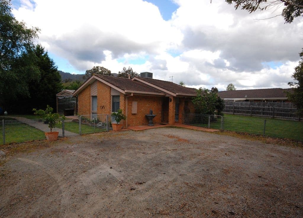 11 Leeds Drive, KILSYTH SOUTH VIC 3137, Kilsyth South - Image 1