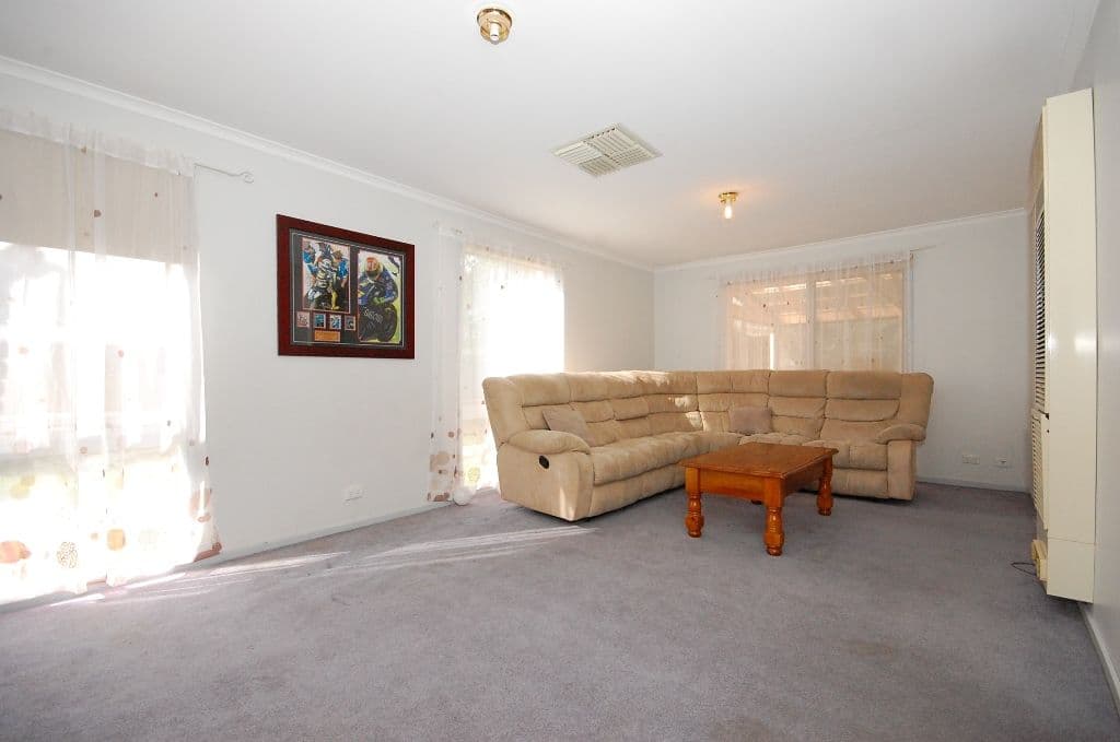 11 Leeds Drive, KILSYTH SOUTH VIC 3137, Kilsyth South - Thumbnail 3