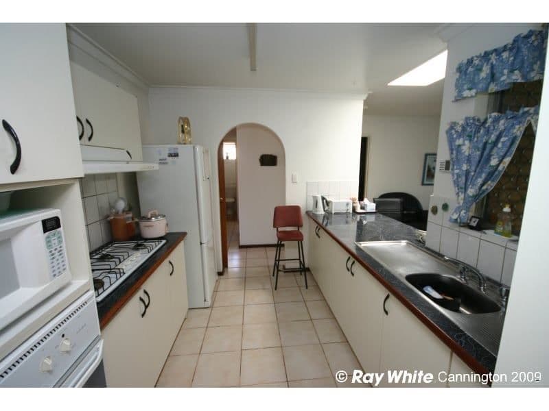 4 Cosmos Street, EAST CANNINGTON WA 6107, East Cannington - Thumbnail 3