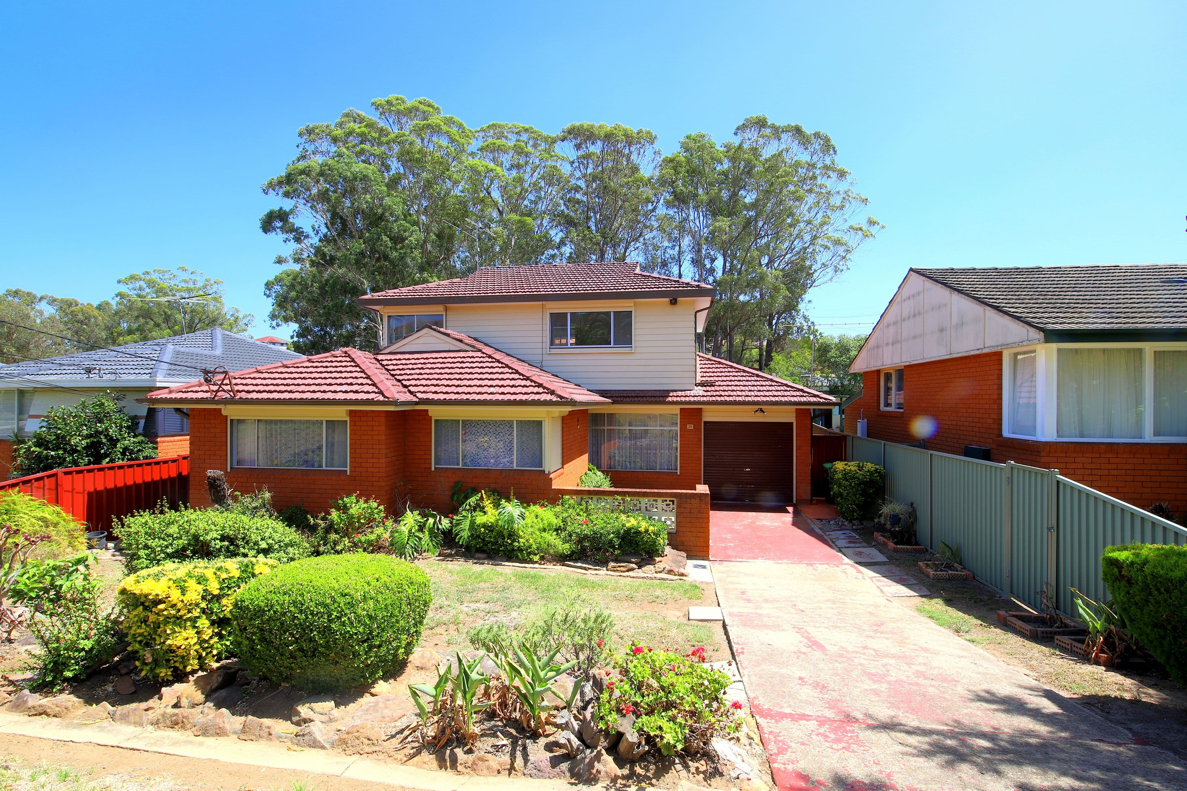 28 Caroline Crescent, Georges Hall - Image 1