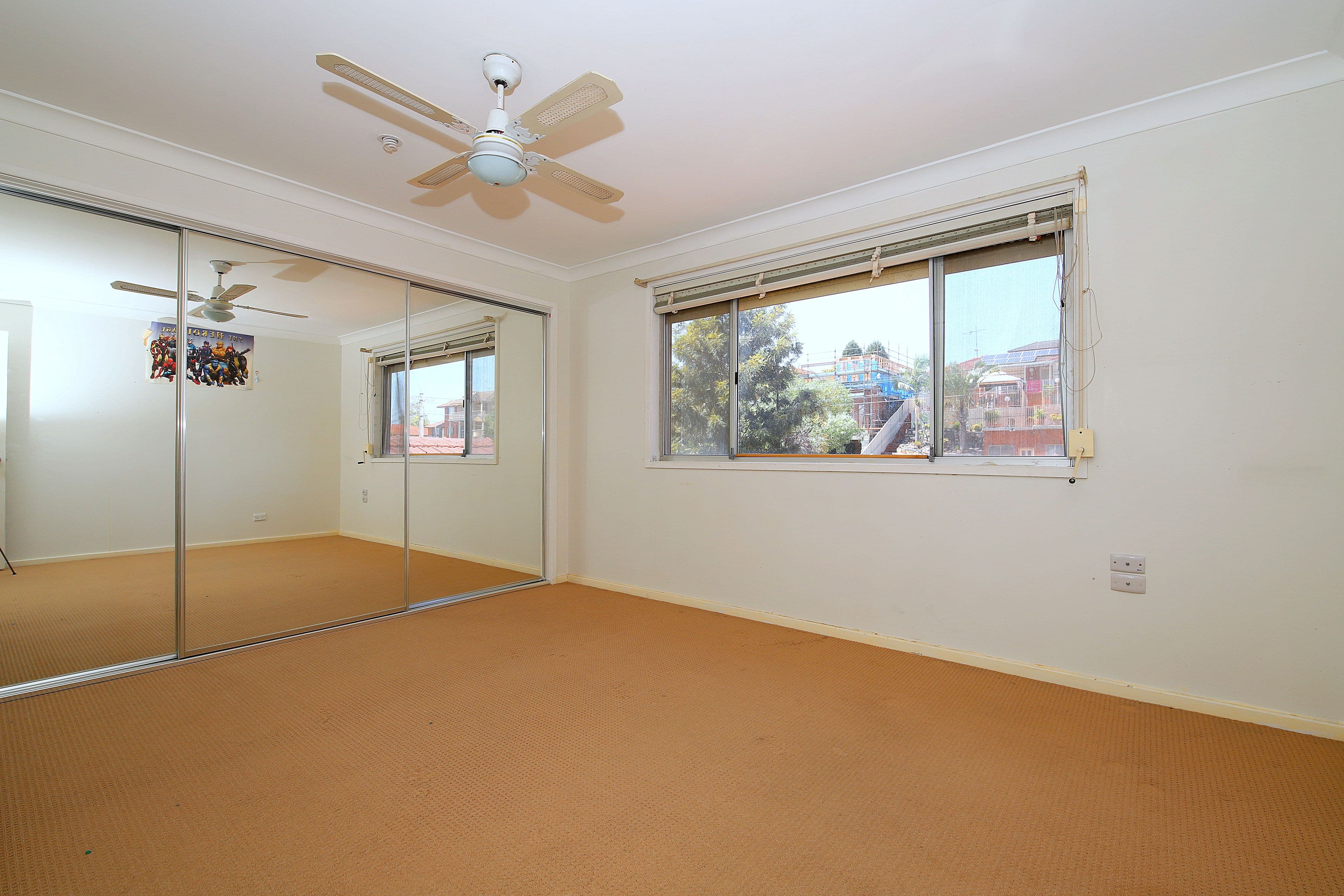 28 Caroline Crescent, Georges Hall - Thumbnail 5