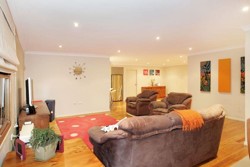 4 Hinemoa Avenue, KILLARNEY VALE NSW 2261, Killarney Vale - Thumbnail 2