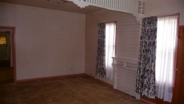 36 Anzac Avenue, NEWTOWN QLD 4350, Newtown - Thumbnail 2