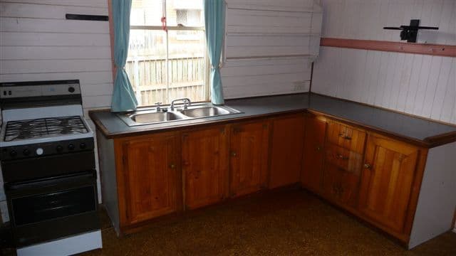 36 Anzac Avenue, NEWTOWN QLD 4350, Newtown - Thumbnail 3