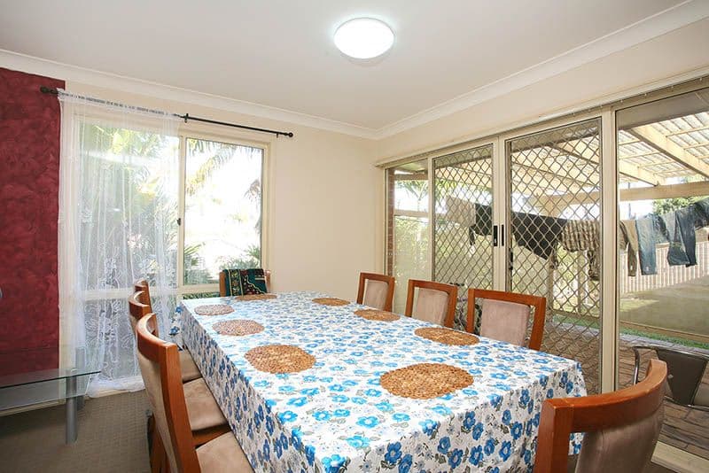 2 Carnoustie Court, ARUNDEL QLD 4214, Arundel - Thumbnail 4