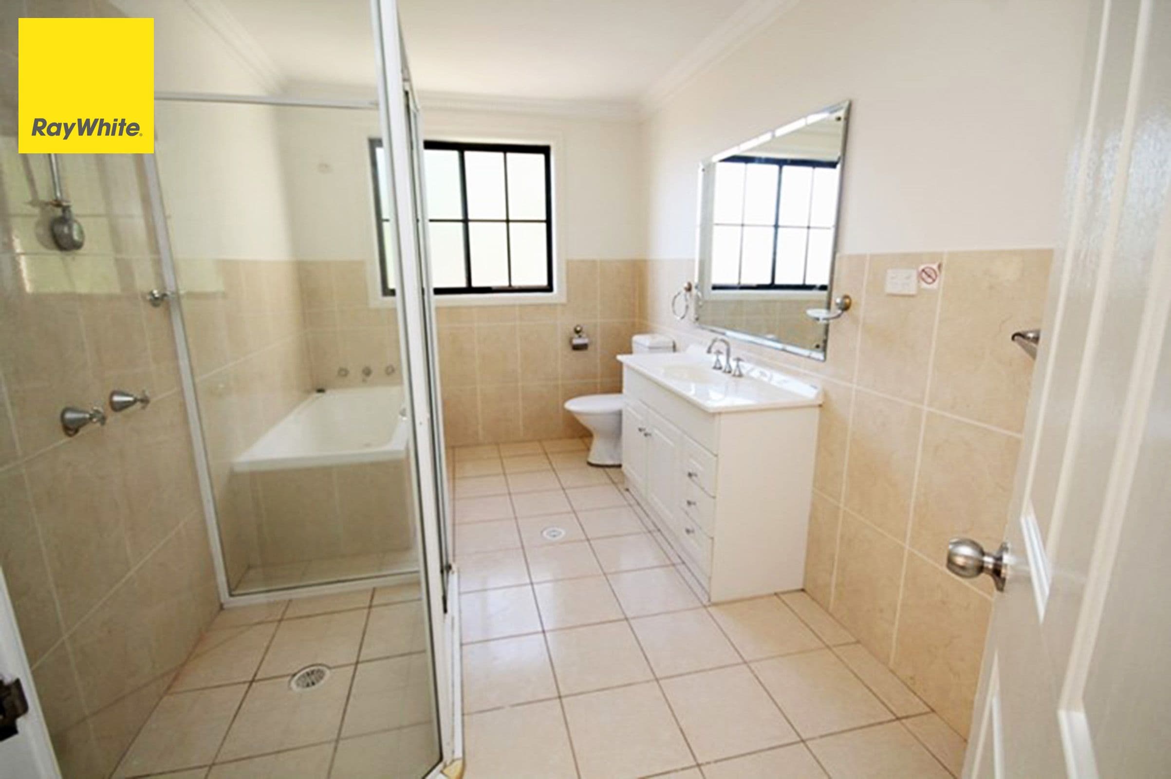 115 Lord Howe Drive, Hinchinbrook - Thumbnail 5