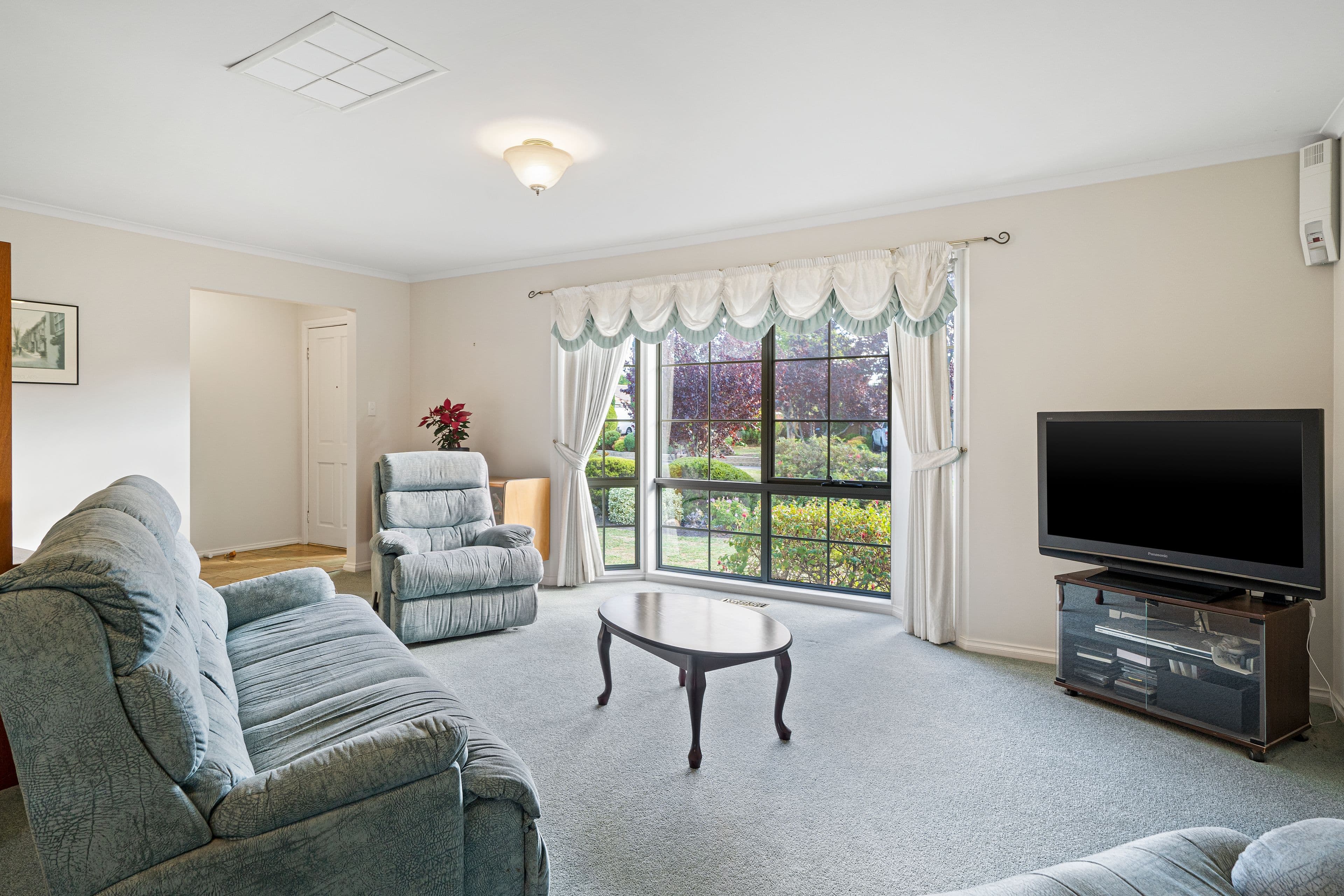82 Lakesfield Drive, Lysterfield VIC 3156, Lysterfield - Thumbnail 2