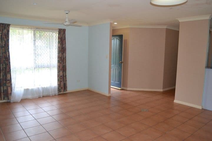 10 Walker Street, CLINTON QLD 4680, Clinton - Thumbnail 3