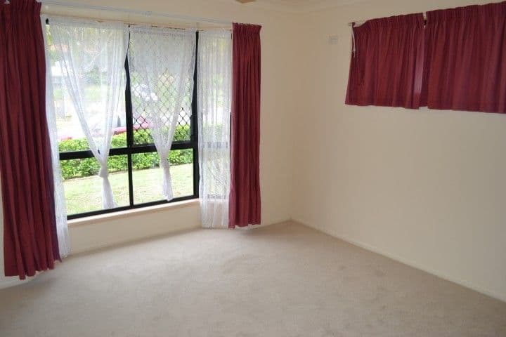 10 Walker Street, CLINTON QLD 4680, Clinton - Thumbnail 4