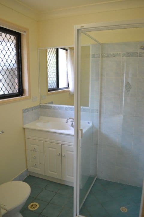 10 Walker Street, CLINTON QLD 4680, Clinton - Thumbnail 5