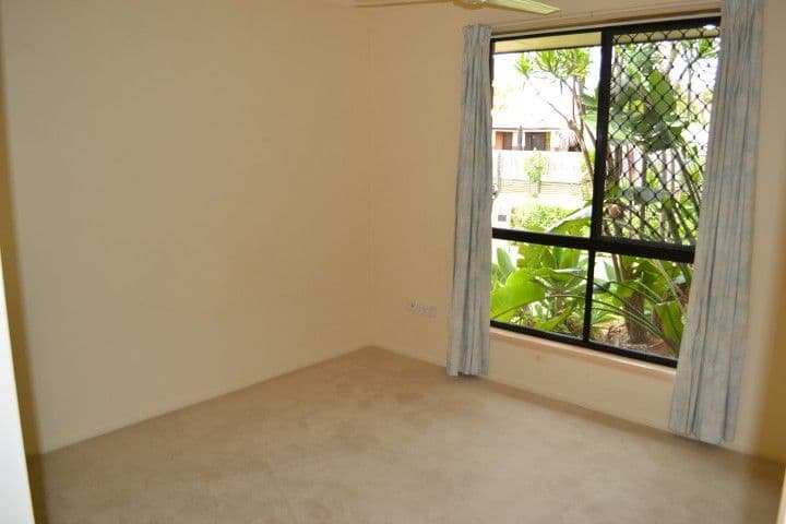 10 Walker Street, CLINTON QLD 4680, Clinton - Thumbnail 6