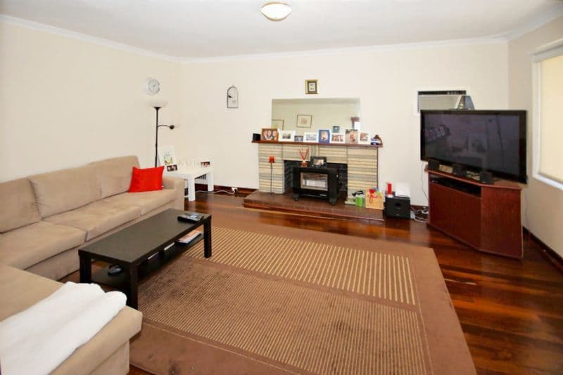 25 Rochester Circle, BALGA WA 6061, Balga - Thumbnail 2