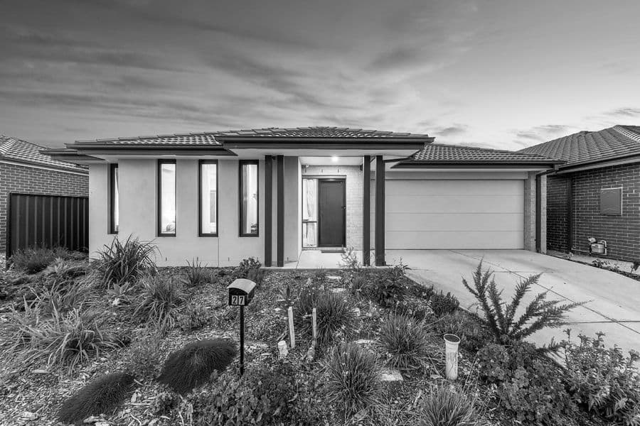 27 Marwedel Avenue, Clyde North - Image 1