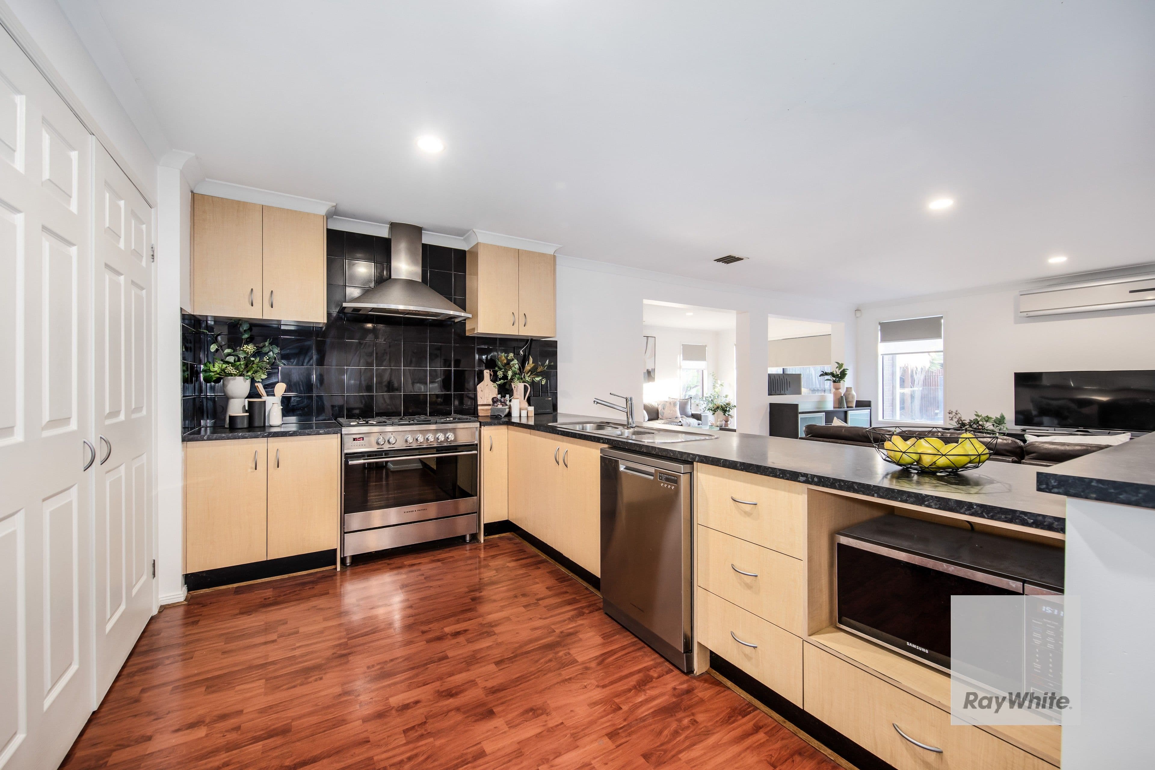 16 Lancely Green, Caroline Springs VIC 3023, Caroline Springs - Thumbnail 5