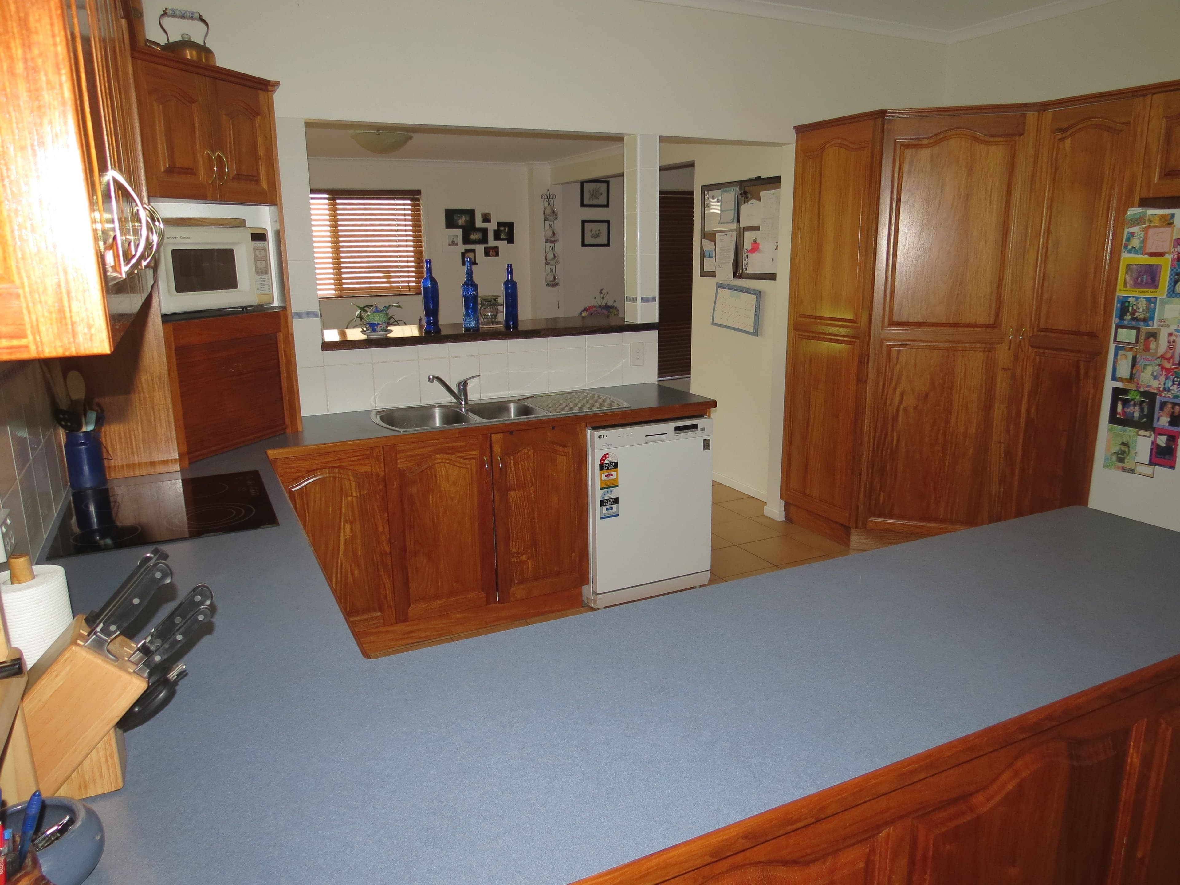 10 Cunningham Drive, Emerald QLD 4720, Emerald - Thumbnail 2