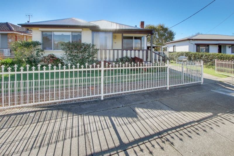74 Queen Street, Goulburn - Image 1