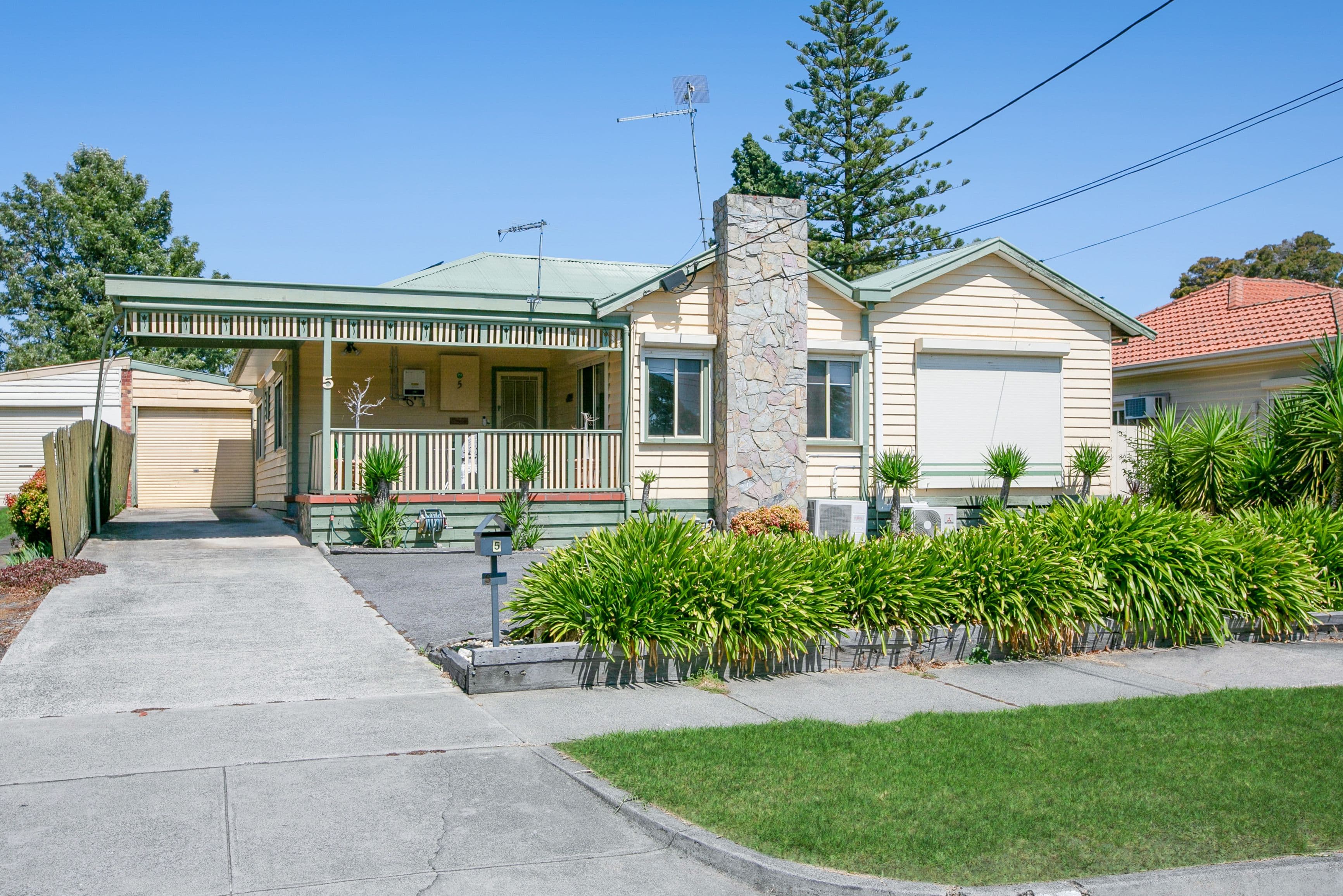 5 Maclagan Crescent, Reservoir VIC 3073, Reservoir - Thumbnail 2
