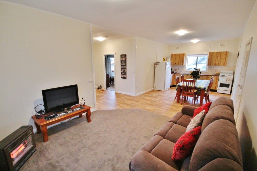 8 Currawong Street, Young NSW 2594, Young - Thumbnail 3