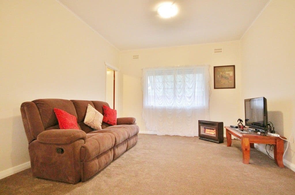 8 Currawong Street, Young NSW 2594, Young - Thumbnail 4