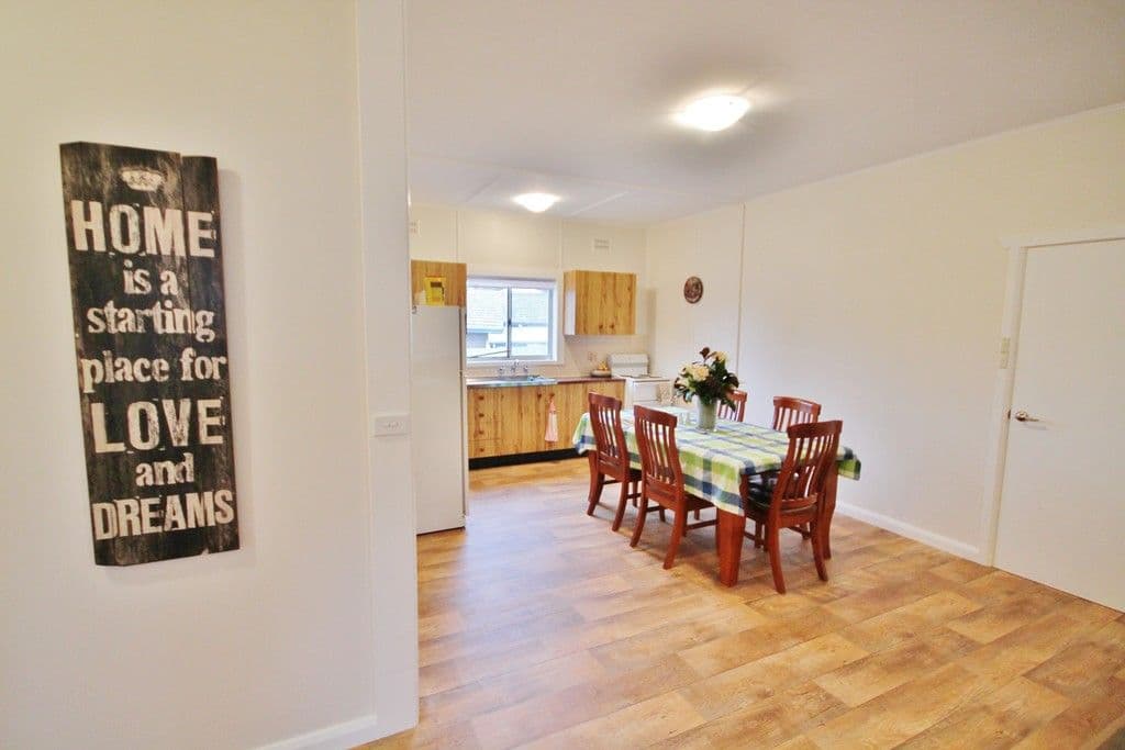8 Currawong Street, Young NSW 2594, Young - Thumbnail 5