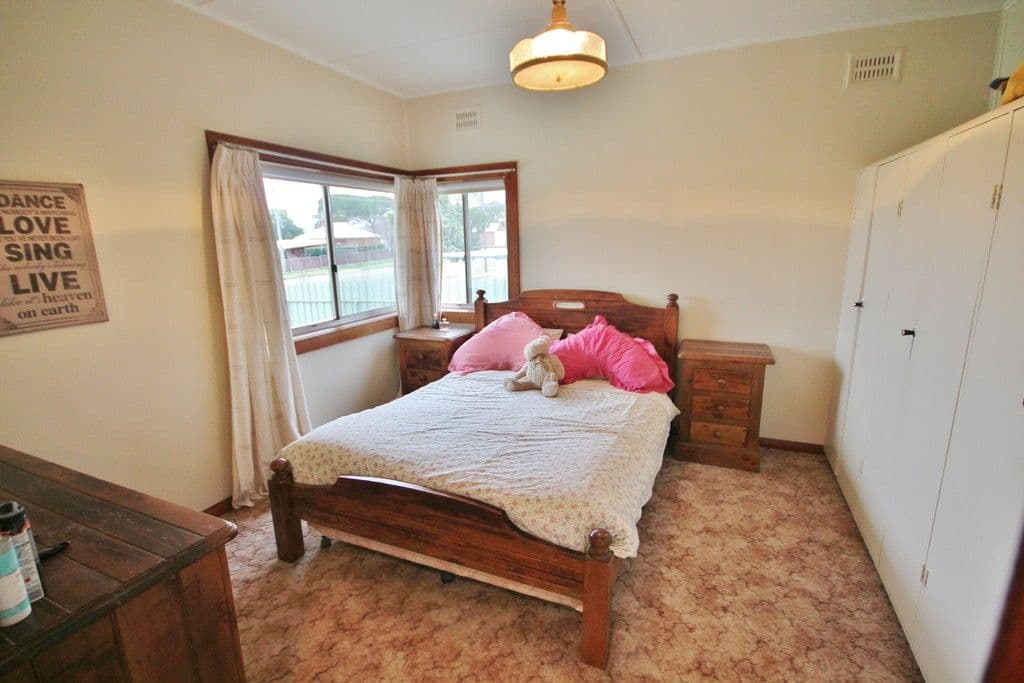 8 Currawong Street, Young NSW 2594, Young - Thumbnail 7