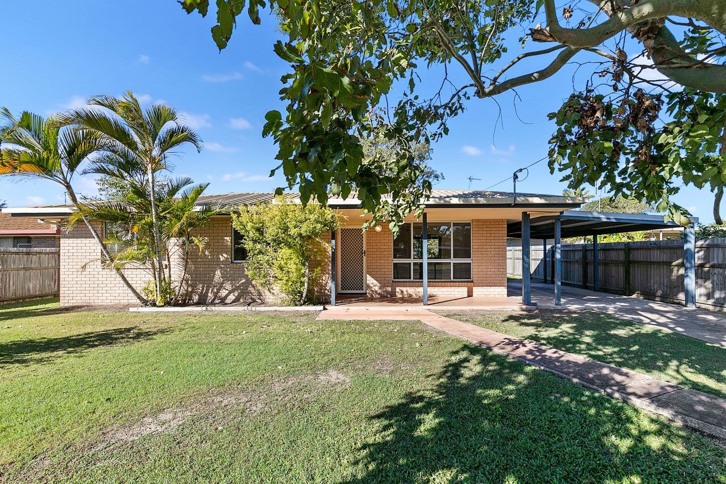 717 Boat Harbour Drive, Urangan QLD 4655, Urangan - Thumbnail 2