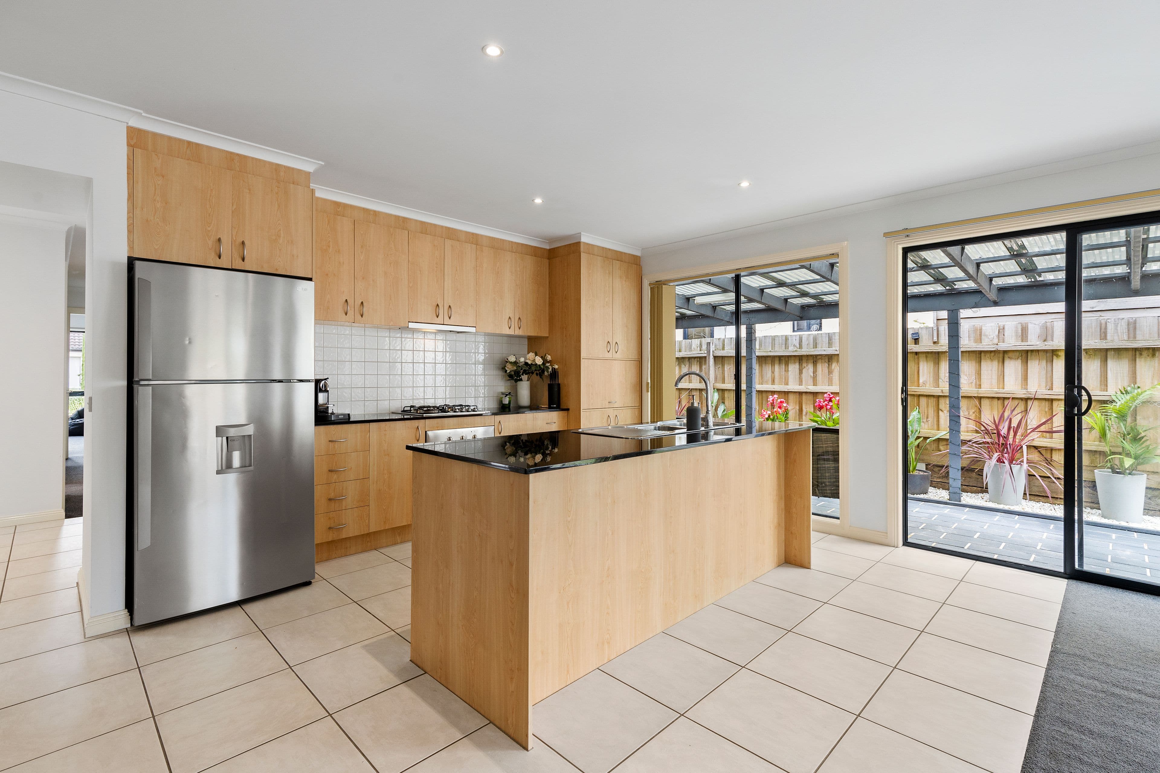 73 Sovereign Manors Crescent, Rowville VIC 3178, Rowville - Thumbnail 3