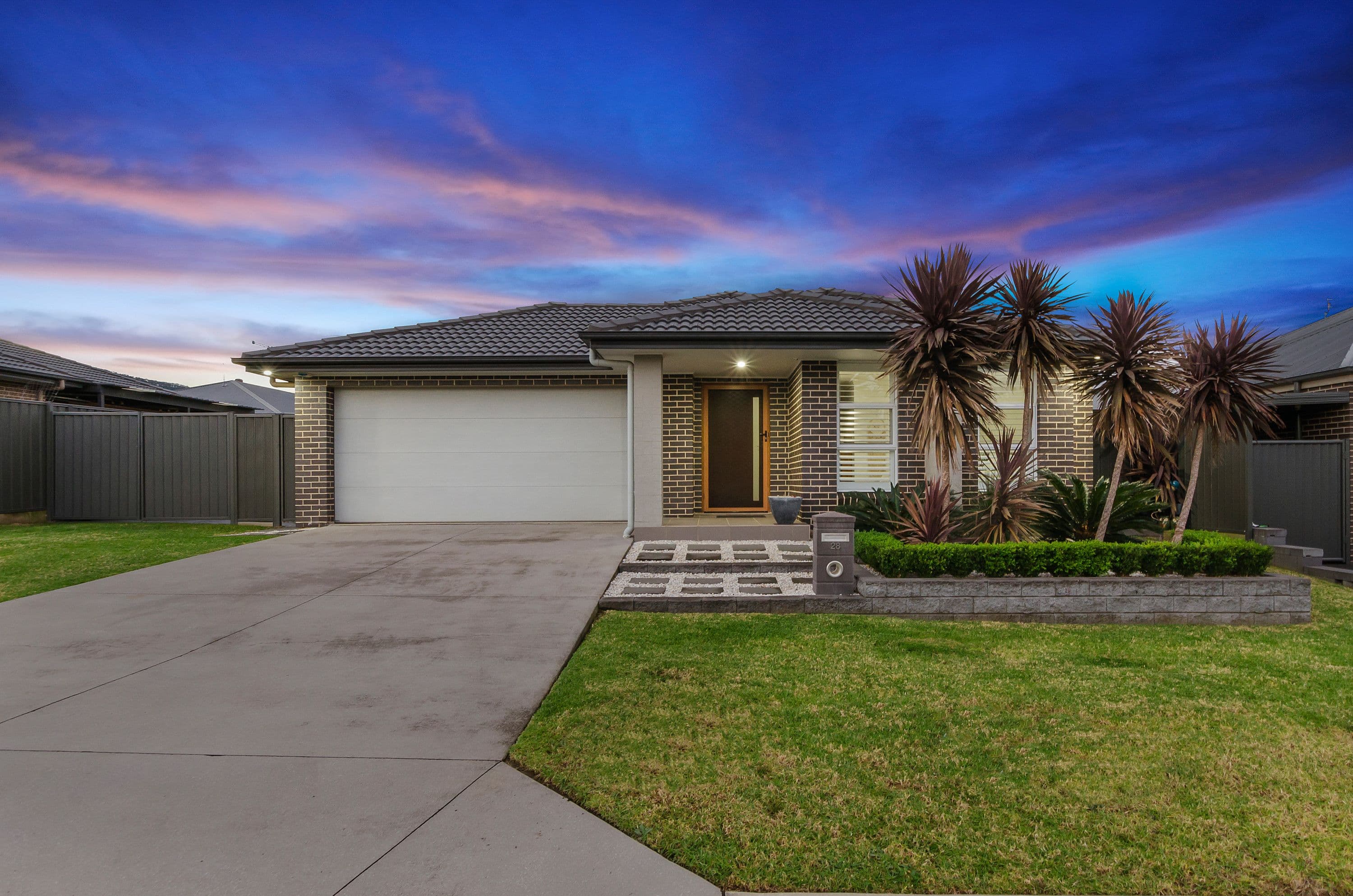 28 Flemmings Crescent, Horsley - Image 1