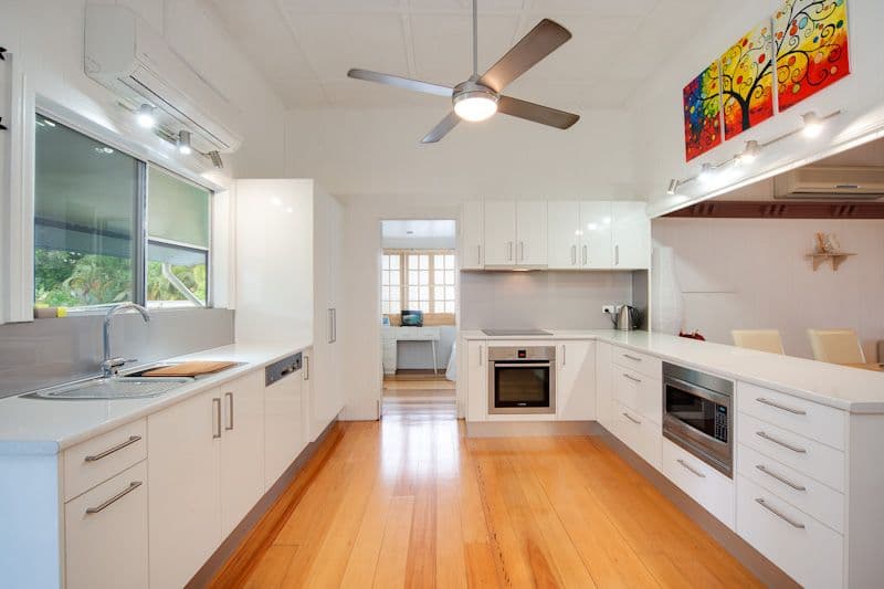 24 Winkworth Street, BUNGALOW QLD 4870, Bungalow - Thumbnail 2