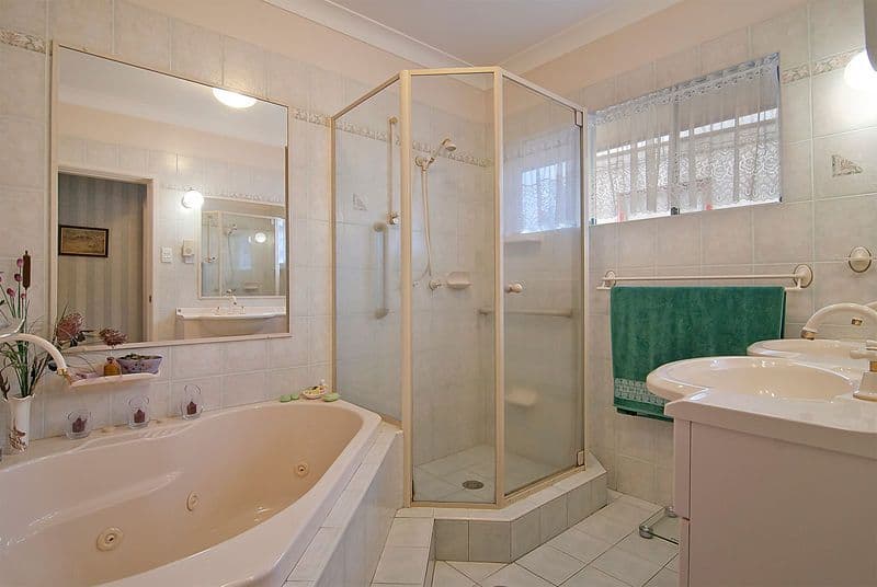 17 Kempsie Road, UPPER MOUNT GRAVATT QLD 4122, Upper Mount Gravatt - Thumbnail 4