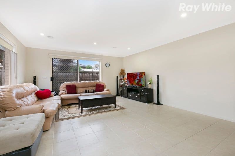 3 Albany Crescent, Pakenham VIC 3810, Pakenham - Thumbnail 4