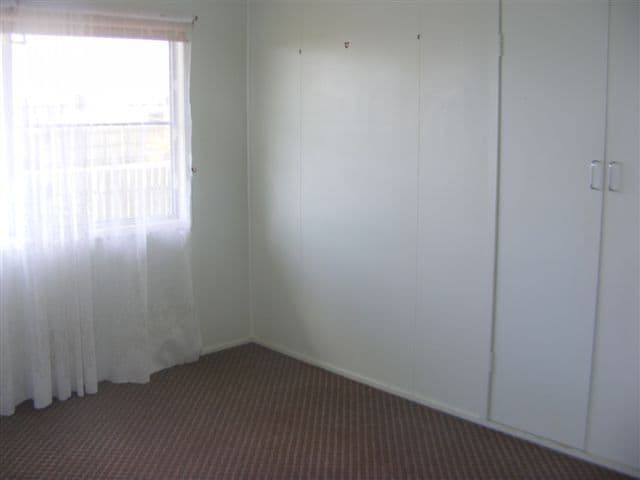 6 Cecil Street, OAKEY QLD 4401, Oakey - Thumbnail 4
