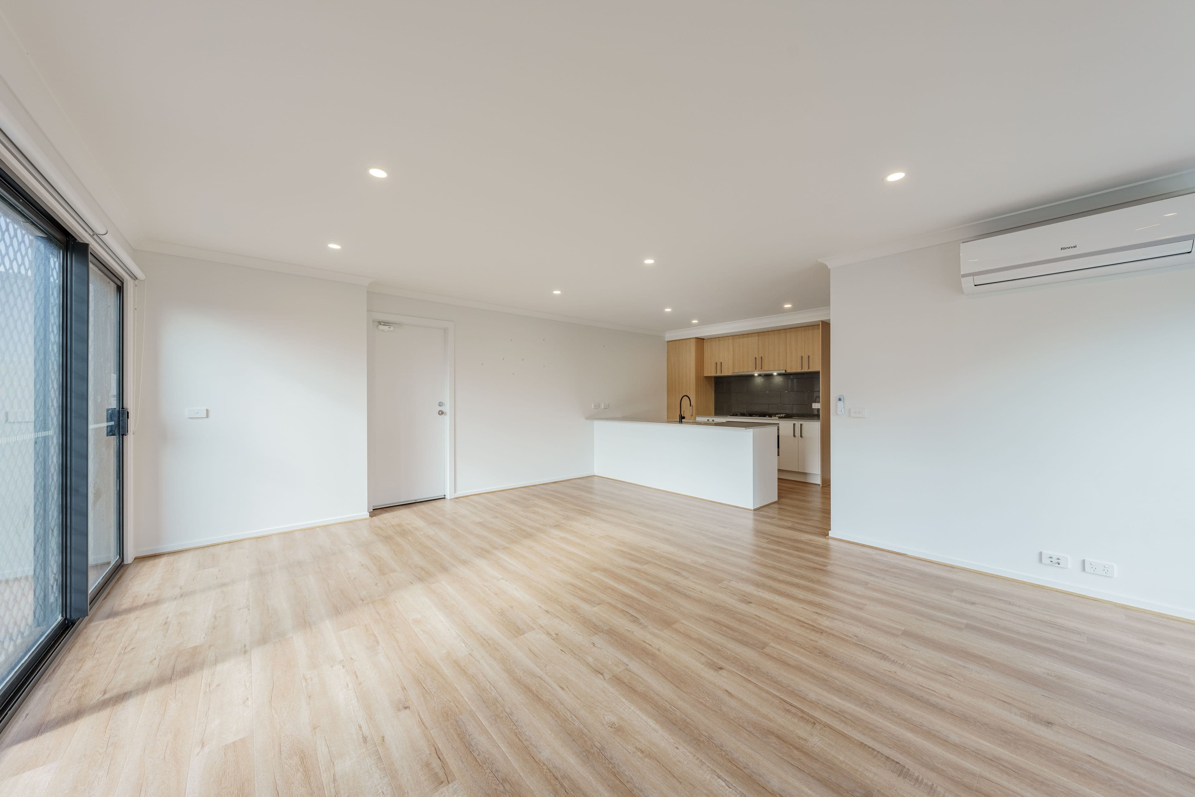 5 Hebrides Close, Cranbourne West VIC 3977, Cranbourne West - Thumbnail 4