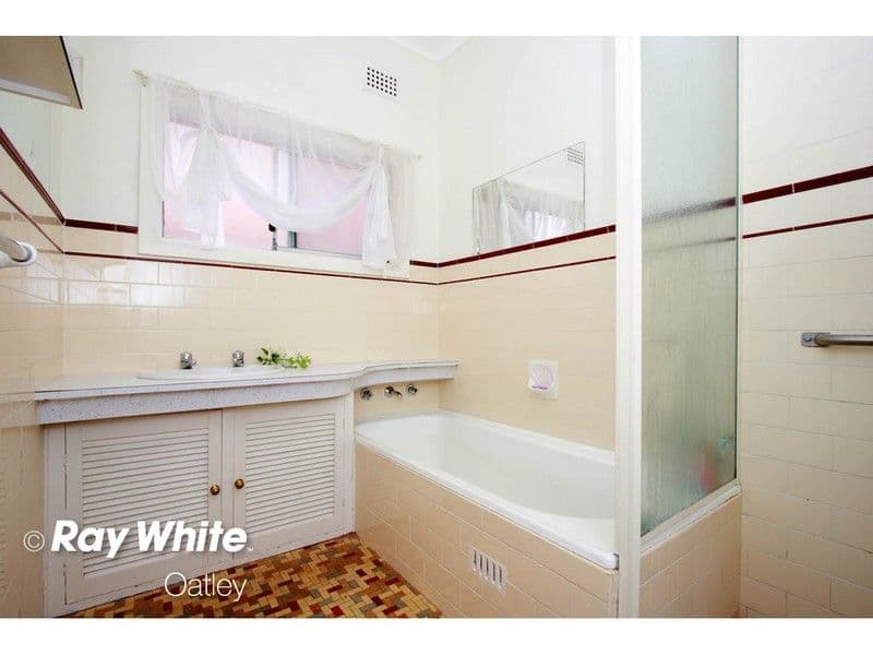 15 Boorara Avenue, OATLEY NSW 2223, Oatley - Thumbnail 6