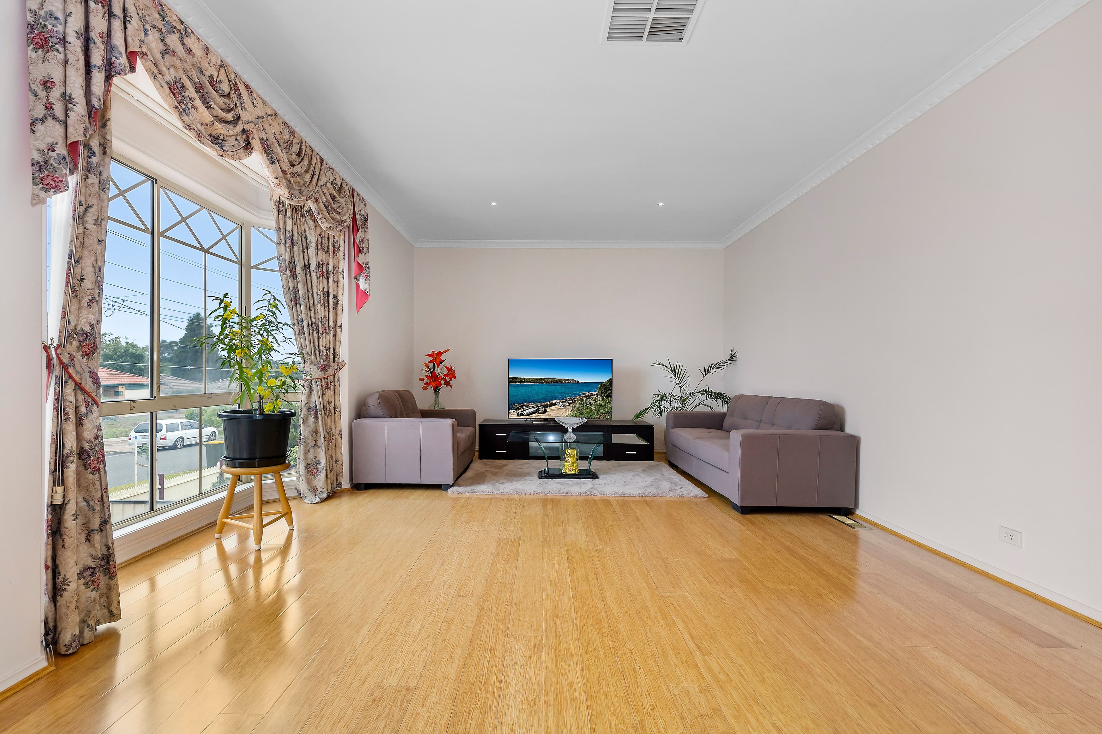 35 Heritage Drive, Mill Park VIC 3082, Mill Park - Thumbnail 2