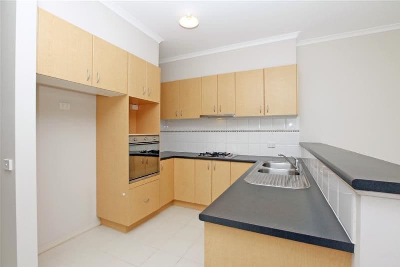 4 Lancewood Walk, SOUTH MORANG VIC 3752, South Morang - Thumbnail 2