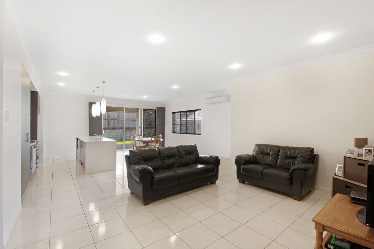 102 Mackintosh Drive, North Lakes QLD 4509, North Lakes - Thumbnail 4