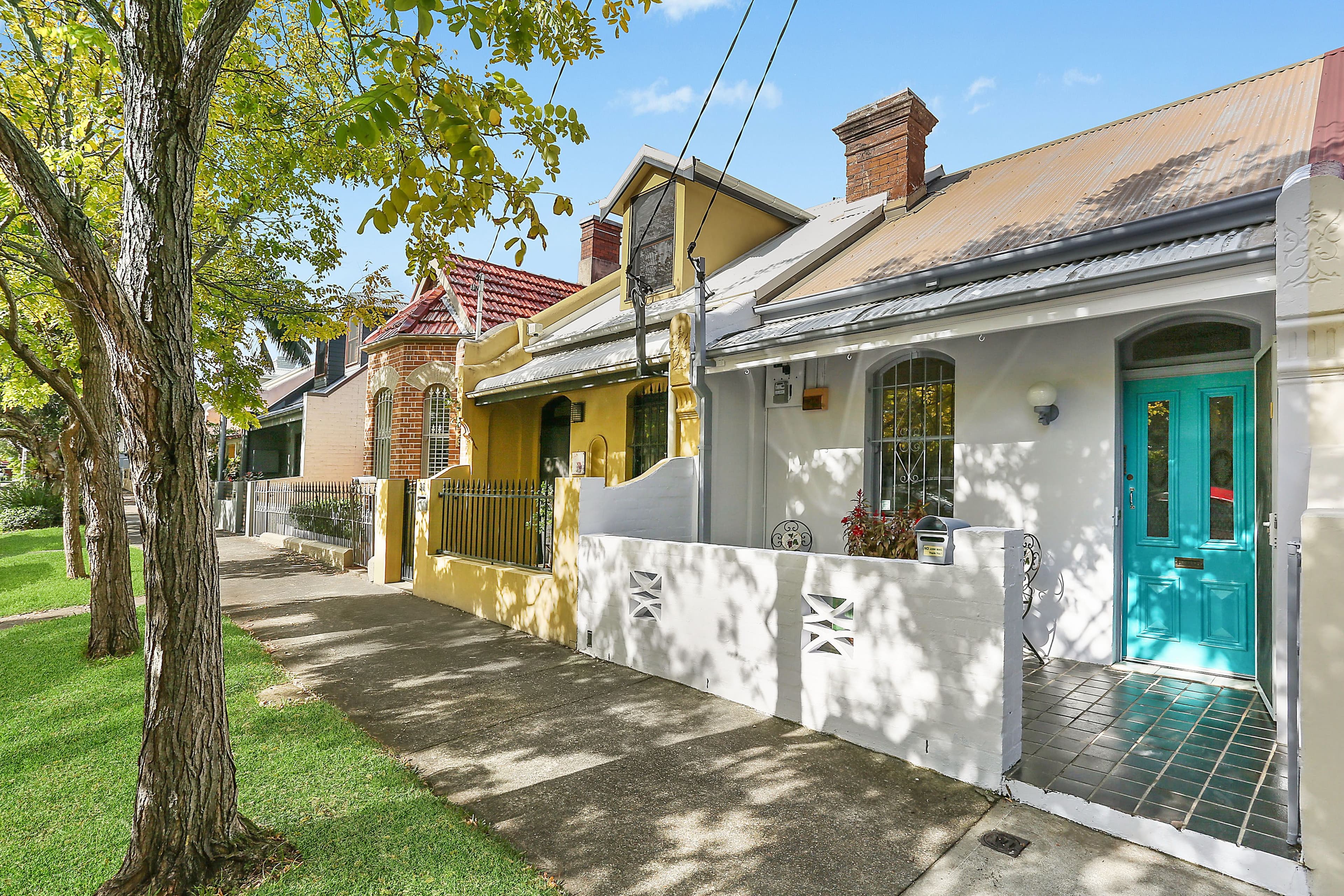 32 Dibbs Street, Alexandria - Image 1