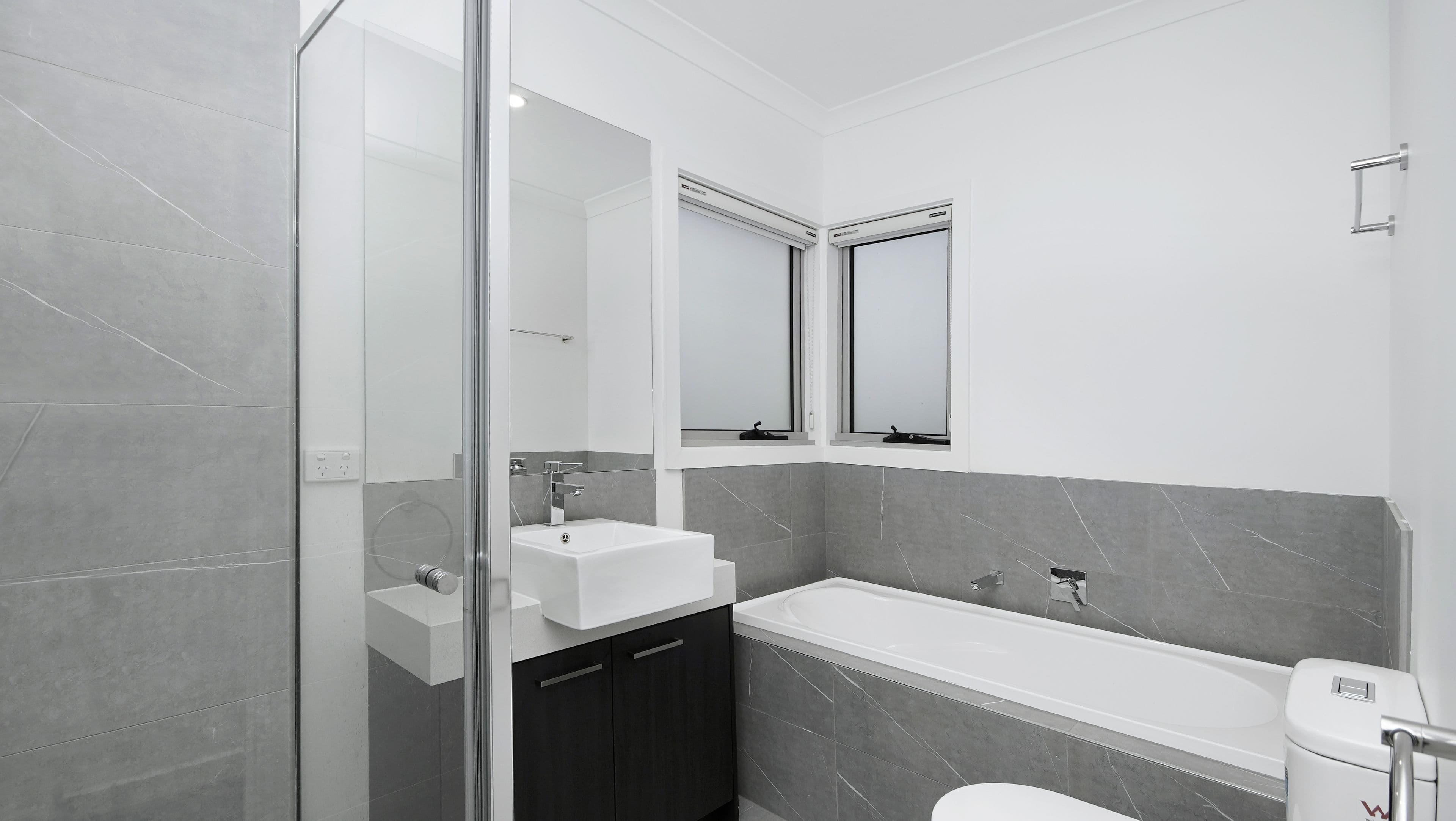 11 Elsey Road, Reservoir VIC 3073, Reservoir - Thumbnail 7