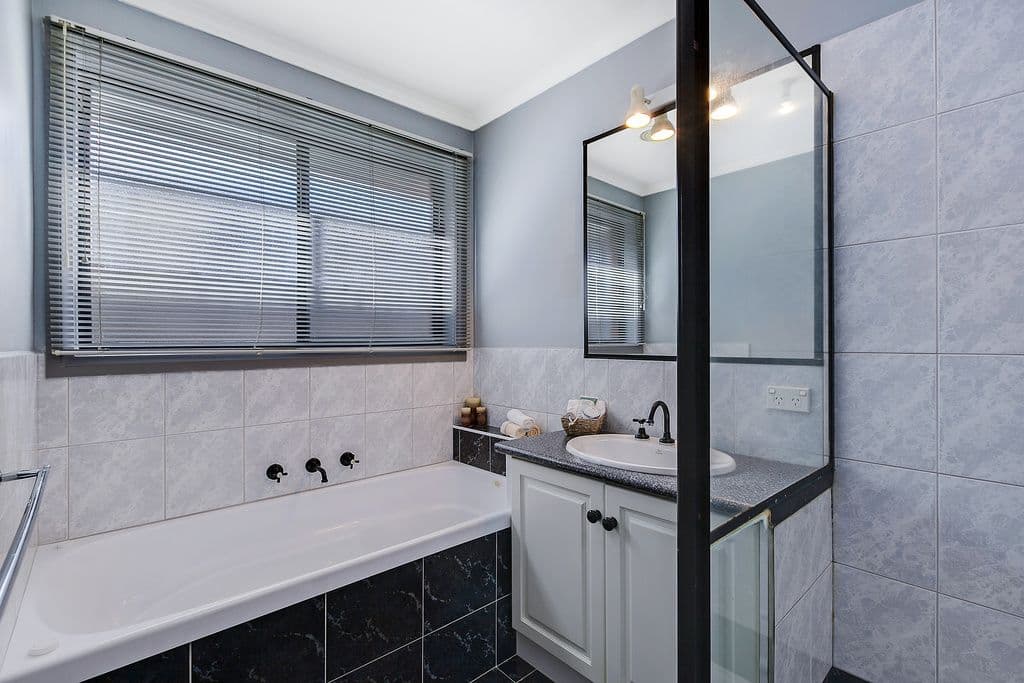 4 Lido Court, Epping VIC 3076, Epping - Thumbnail 6