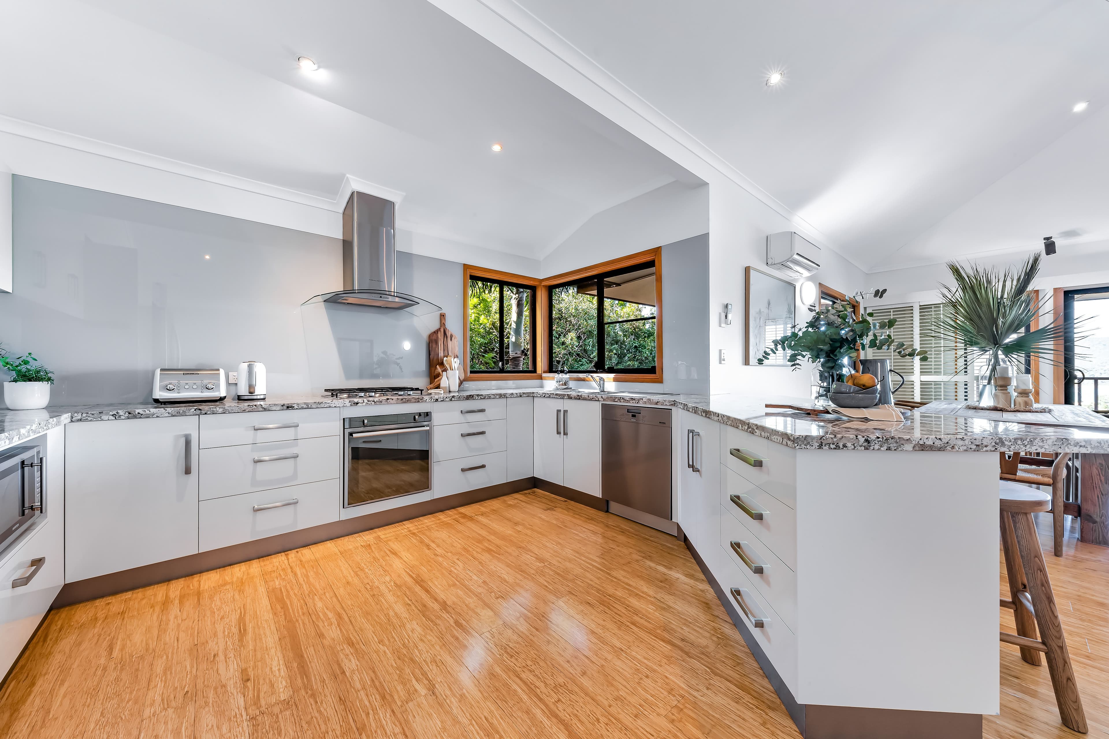 10 Nara Avenue, Airlie Beach QLD 4802, Airlie Beach - Thumbnail 7