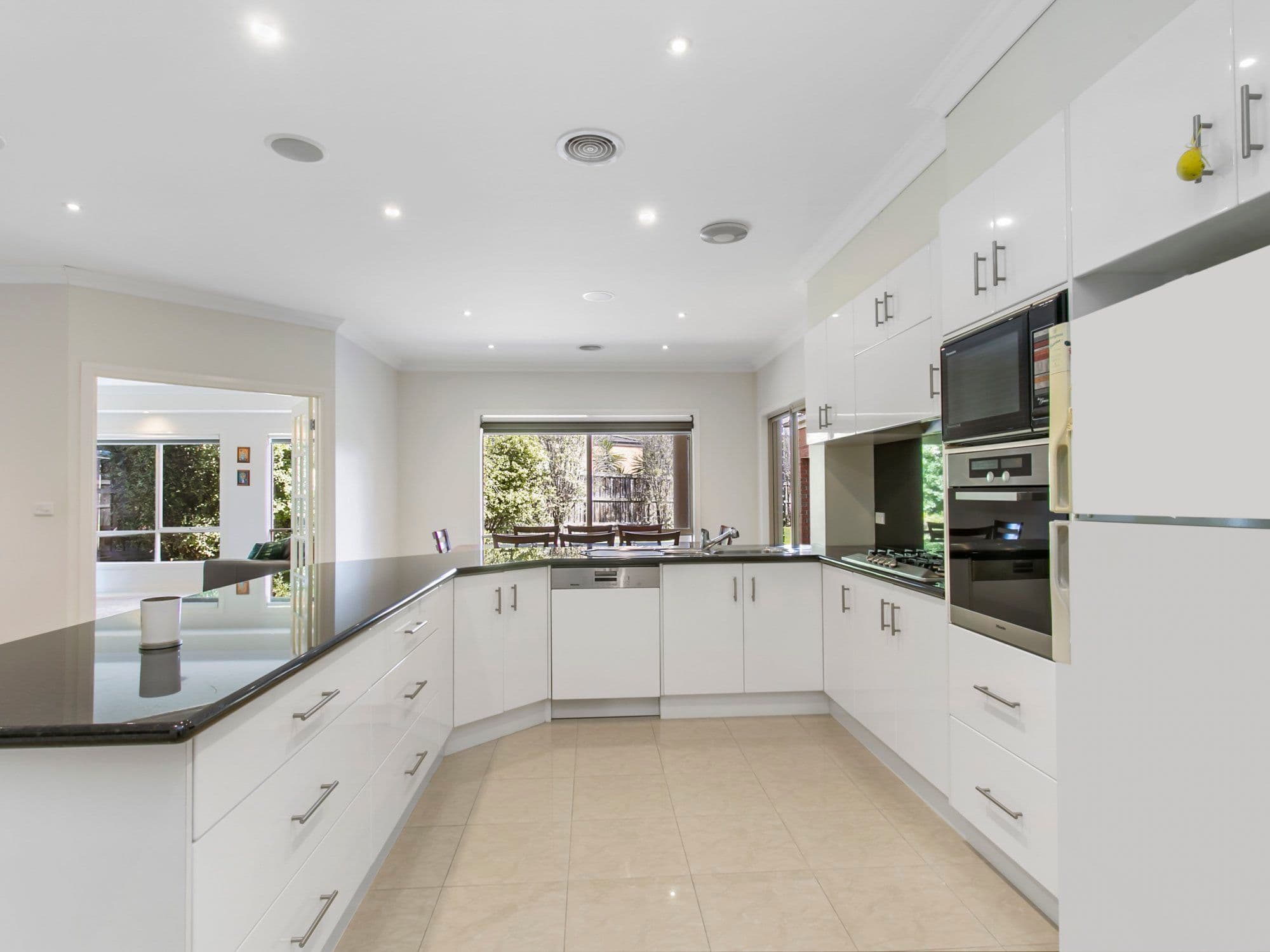 40 The Springs Close, Narre Warren South VIC 3805, Narre Warren South - Thumbnail 3